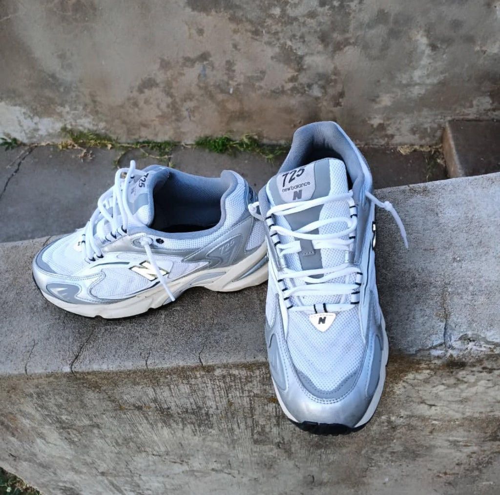 New Balances 725 V1