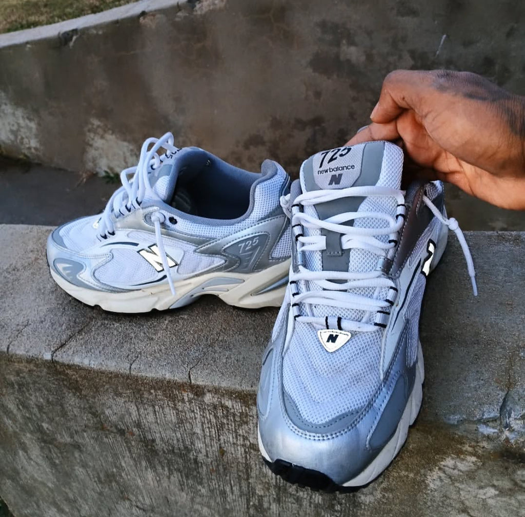 New Balances 725 V1